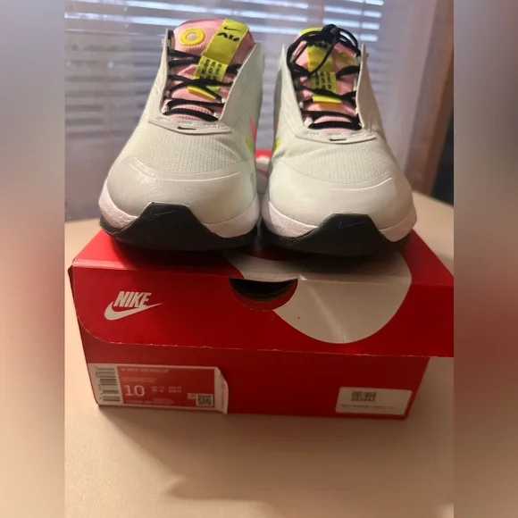 Barely Green/Black-Volt-Sunset Pulse- Size 10 - Picture 4 of 14